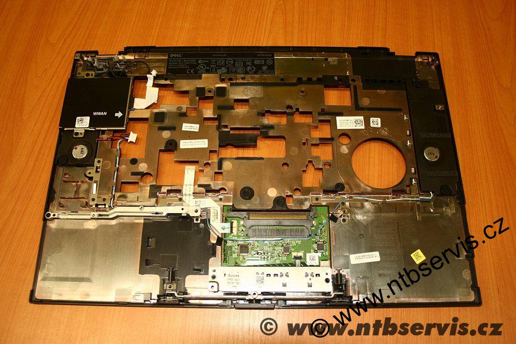 Plast kolem klávesnice Dell Latitude E6510
