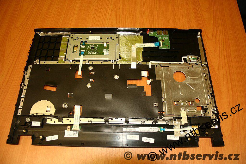 Plast kolem klávesnice Dell Vostro 3700