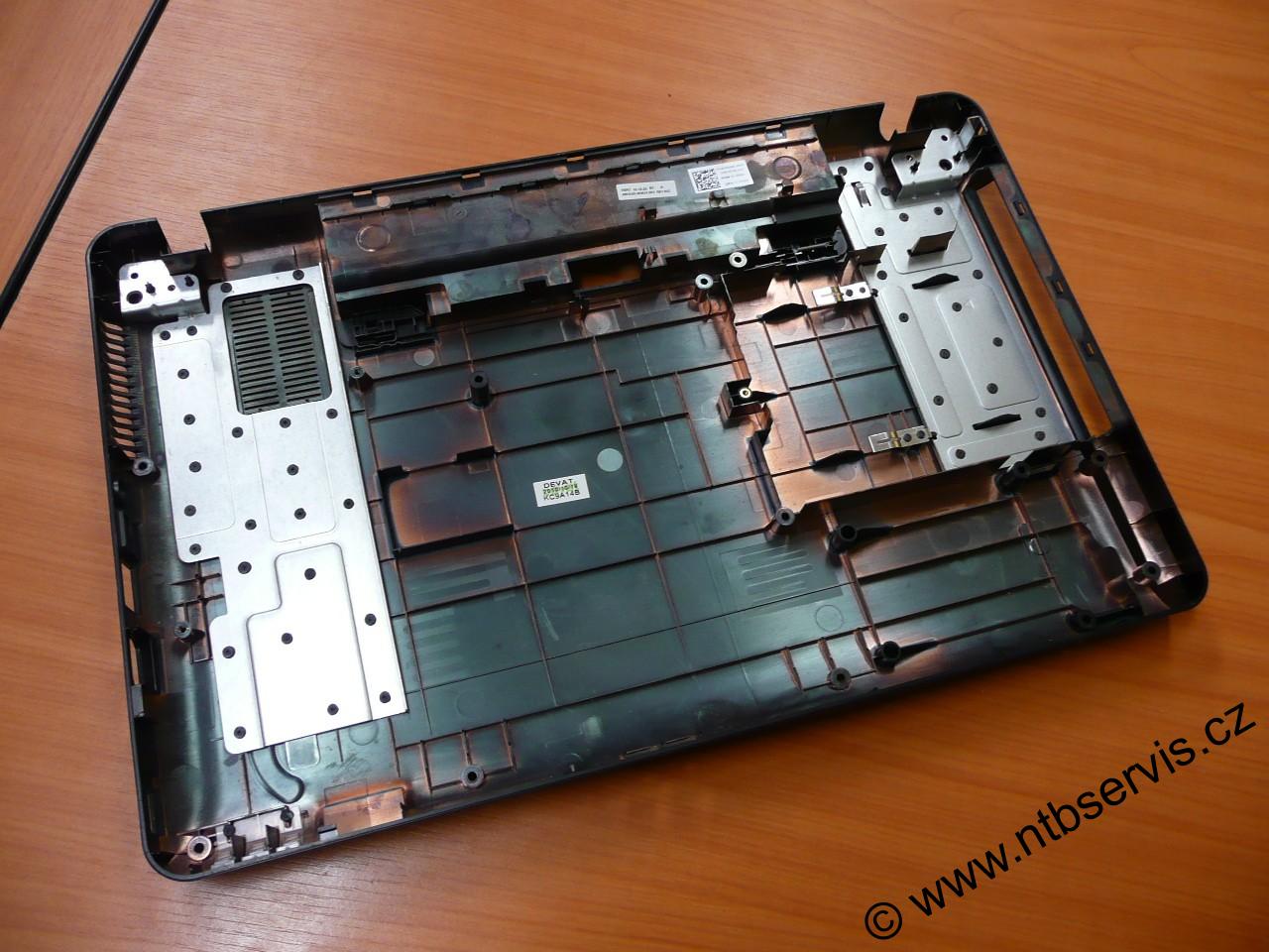 Spodní díl šasí Dell Inspiron N5030, M5030