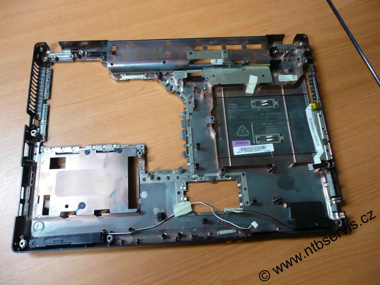 Spodní díl šasí Lenovo IdeaPad G530
