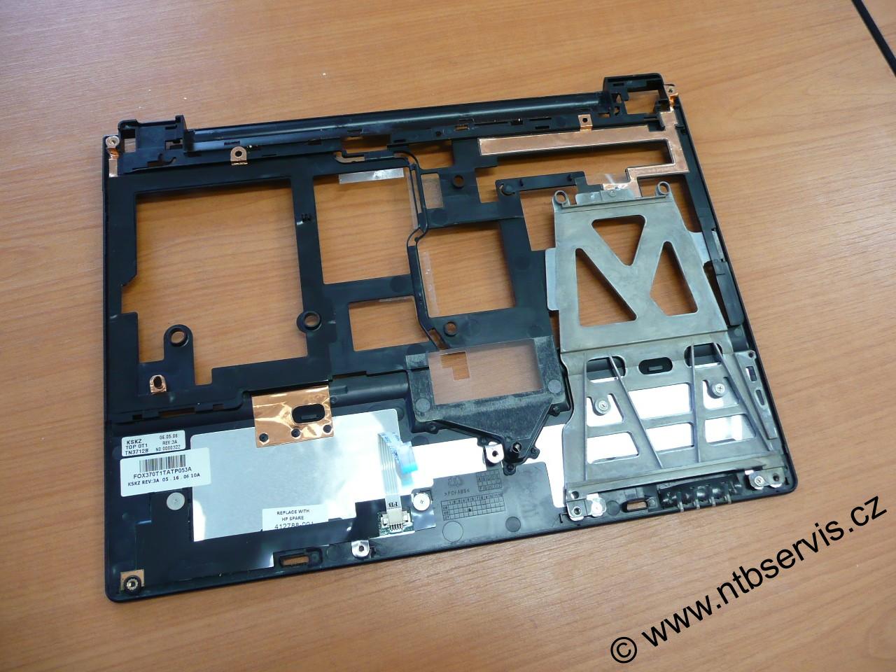 Plast kolem klávesnice HP Compaq nc2400