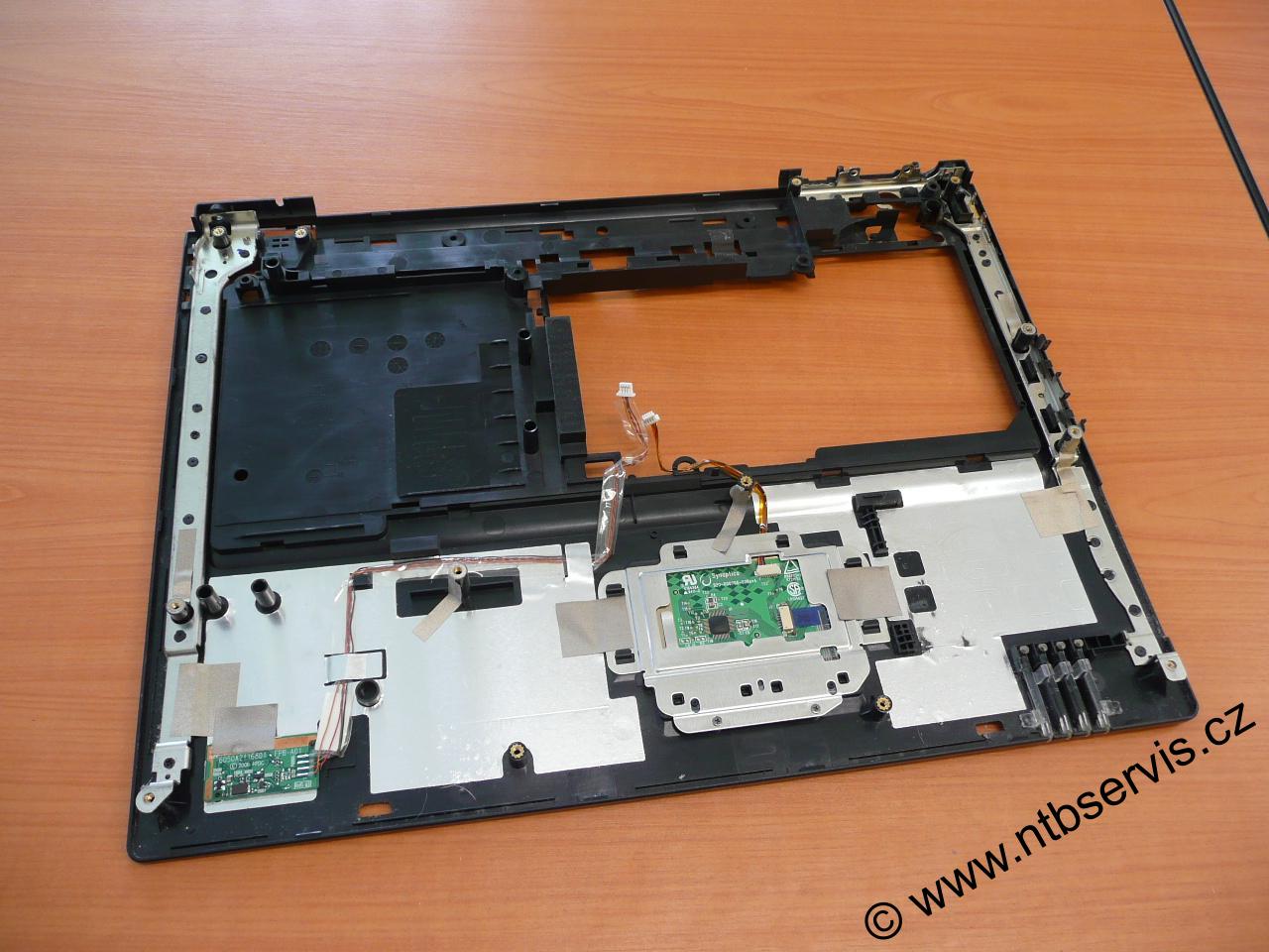 Plast kolem klávesnice HP Compaq 6710b