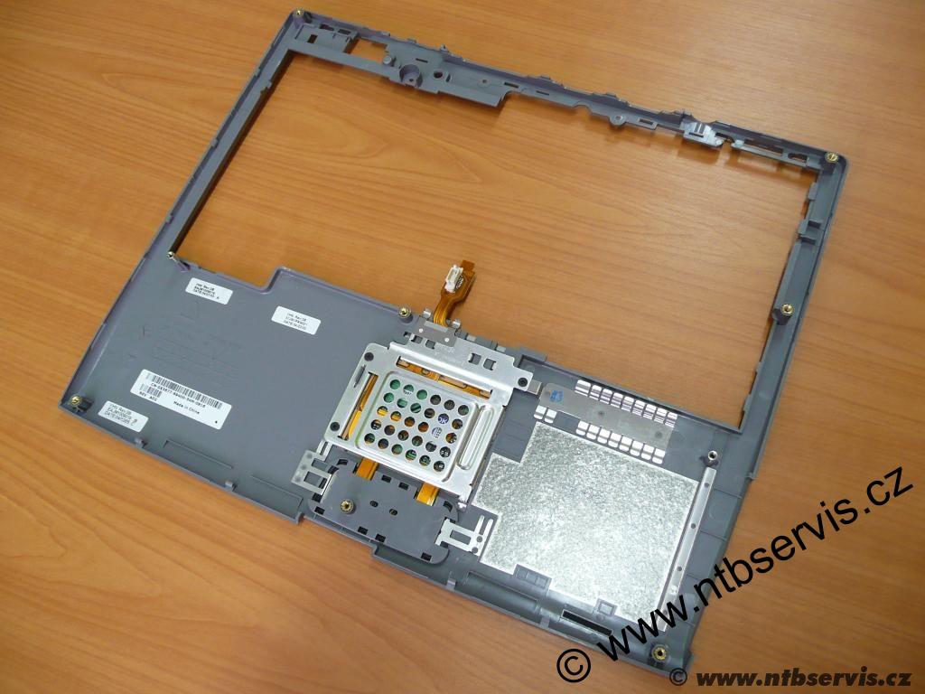 Plast kolem klávesnice Dell Latitude D600