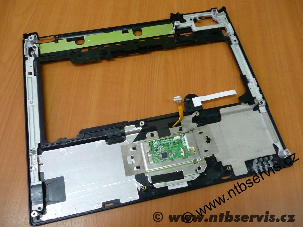 Plast kolem klávesnice HP nc6120