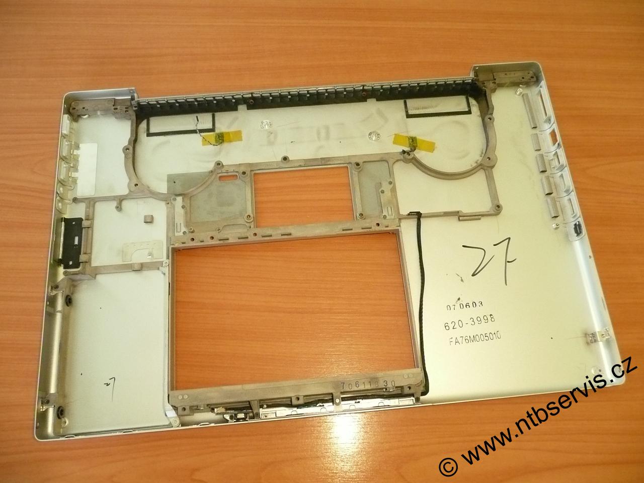 Spodní šasí, vana, kryt pro Apple MacBook Pro 17"  A1229